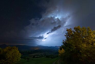 Thunderstorm over the Dr?me, France