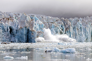 Kronebreen glacier calving in Kongsfjord, Spitsbergen, Arctic