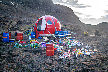 Inventory of the atypical Port Elisabeth hut. Vallee du Charbon, Courbet Peninsula, Kerguelen archipelago.