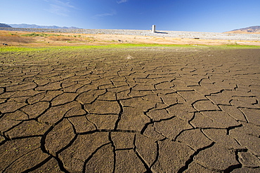 Lake Isabella near Bakersfield, East of California's Central valley is at less than 13% capacity following the four year long devastating drought. The reservoir has dropped so low, that the water level is below the outflow pipe.