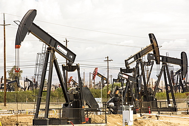 The Kern River oilfield in Oildale, Bakersfield, California, USA