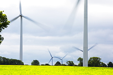 Yelvertoft wind farm near Cranford, Northamptonshire, UK.