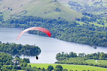 A paraponter flying above Keswick, Lake District National Park, Cumbria, England, United Kingdom, Europe