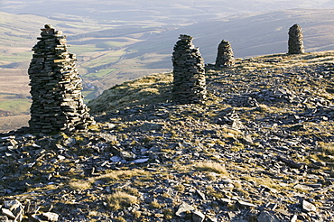 Cairns on Wild Boar Fell in the north Pennines, England, United Kingdom, Europe