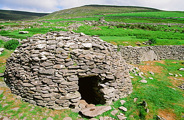 An ancient Beehive dwelling in County Kerry, Munster, Republic of Ireland, Europe