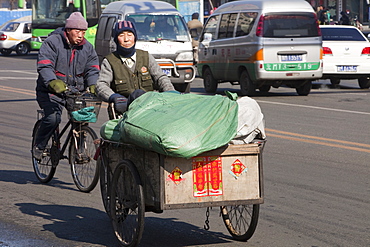 Street scene in a city in Heilongjiang province, Northern China, Asia