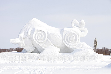 In March 2009 Northern China had its largest snowfall for many years, cutting off many towns and making transport difficult, city of Heihe on the Chinese Russian border, Heilongjiang, China, Asia