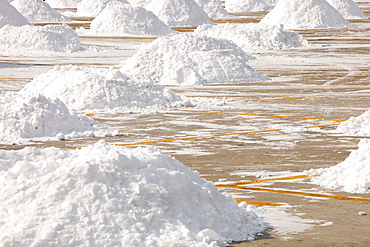 The city of Heihe on the Chinese Russian border was particularly badly hit by heavy snowfall in March 2009, Heilongjiang, China, Asia