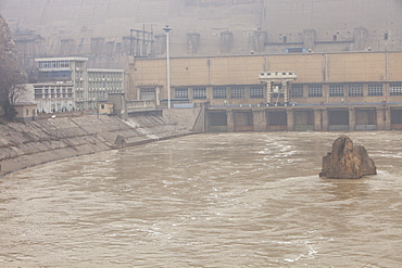 A dam across the Yellow River at Sanmanxie produces hydro electricity, China, Asia