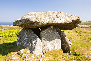 The Chun Quoit, an ancient Neolithic burial chamber, Cornwall, England, United Kingdom, Europe