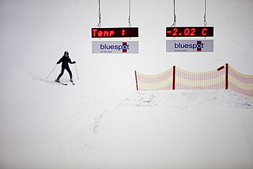 Skier at the Chill Factor, an indoor skiing area in Manchester, England, United Kingdom, Europe