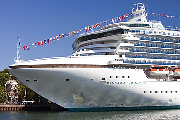 The Diamond Princess cruise ship in Sydney Harbour, New South Wales, Australia, Pacific