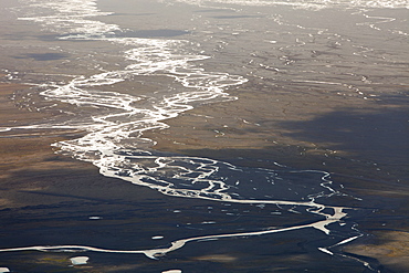 The Morsardalur meltwater river and Skeirdarasandur coming off the Vantnajokull ice cap in the Skaftafell National Park, Iceland, Polar Regions