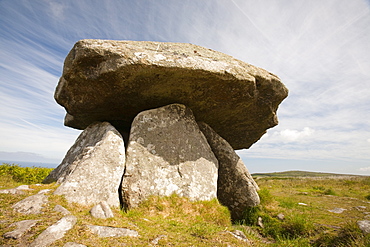 The Chun Quoit, an ancient Neolithic burial chamber, Cornwall, England, United Kingdom, Europe