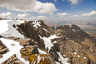 The northern cliffs of Ben Nevis from the summit plateau, Highlands, Scotland, United Kingdom, Europe