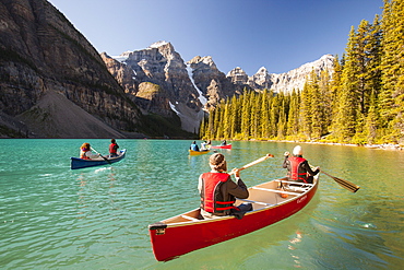 Moraine Lake, Banff National Park, UNESCO World Heritage Site, Alberta, Canadian Rockies, Canada, North America