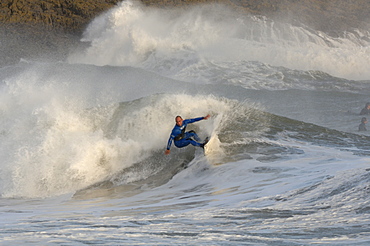 Surfing, Broad Haven South, Pembrokeshire, Wales, UK, Europe     (rr)