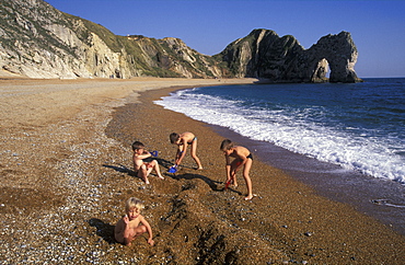 Durdle Door, Dorset, England, UK, Europe      (rr)