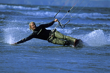 Ben Hanbury kitesurfing, Braod Haven, Pembrokeshire        (rr)