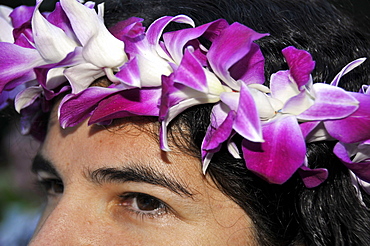 Plumeria head lei (Haku lei), Kona Village Resort Luau, Kailua-Kona, Big Island, Hawaii, United States of America, Pacific