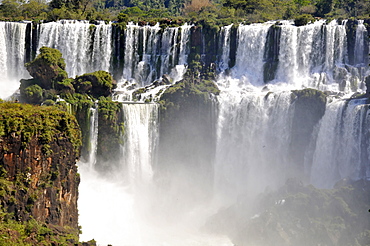 Salto San Martin, Iguassu falls, Iguazu National Park, UNESCO World Heritage Site, Puerto Iguazu, Argentina, South America