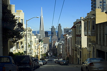 Street view with Transamerica Pyramid in the background, San Francisco, California, United States of America, North America