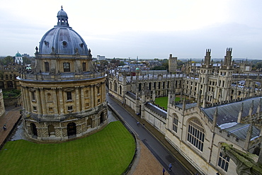 Radcliffe Science Library and college yard, Oxford, Oxfordshire, England, United Kingdom, Europe