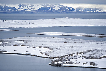 Tundra, Arctic ocean, arctic islands.    , Svalbard, Norway