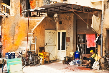 10/04/2009. Moroco, Agadir, Taroudant,  residential, man, local. Taroudant, Souks, Agadir. Morocco