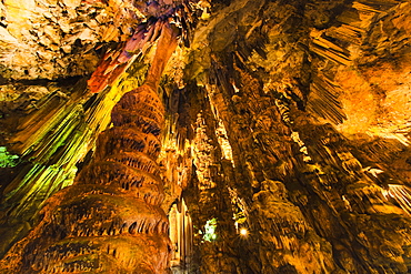 12/04/2009. United Kingdom, City of Gibraltar, St Michalel's Cave, Upper Rock Nature Reserve. Stalactites and lime scale formations on cave roof. . City Of Gibraltar, St Michalel's Cave, Gibraltar Strait . UK, United Kingdom