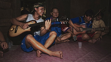 Dunsun People Singing.  Kampung Kiau Nulu Village, Sabah, Borneo, Asia