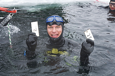 Stig Severinsen recovers his tag from 41m from the Oslo Ice Challenge 2009. Oslo, Norway