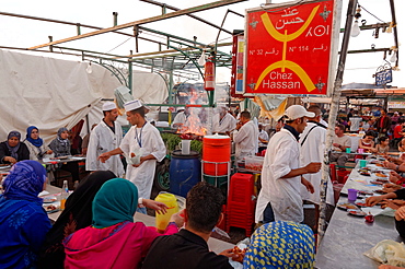 Berber food stall in the Jemaa el-Fnaa, Marrakesh (Marrakech), Morocco, North Africa, Africa