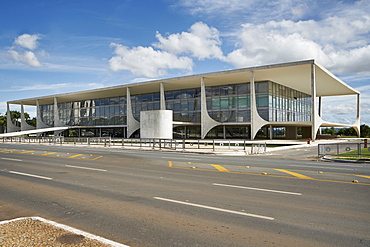 The Planalto Palace designed by Oscar Niemeyer in 1958, Brasilia, UNESCO World Heritage Site, Brazil, South America