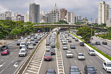 Avenue Vinte e Tres de Maio, one of the many busy roads cutting through the city of Sao Paulo, Brazil, South America