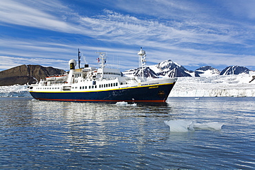 The expedition travel ship National Geographic Endeavour working around the island of Spitsbergen in the Barents Sea, Norway.