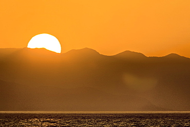 Sunset over the Baja Peninsula in the Gulf of California (Sea of Cortez), Baja California Sur, Mexico.
