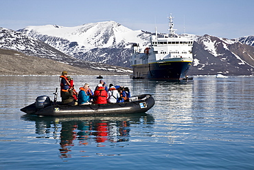 The Lindblad Expedition ship National Geographic Explorer, Svalbard Archipelago, Antarctica