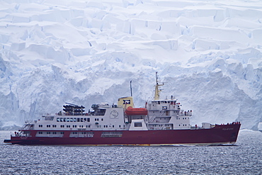 Expedition ship Polar Star operating from Ushuaia, Argentina to the Antarctic Peninsula in Antarctica, Southern Ocean