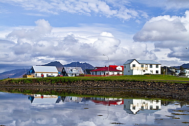 A view of picturesque Hofn ï¿½Ã¯ï¿½Â¿ï¿½Â½ï¿½Ã‚ï¿½Â¡ Hornafirti along the remote southeastern coast of Iceland