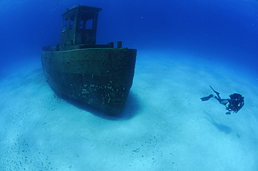 Wreck of the ''Blue Plunder''- Bahamas