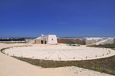 Compass Rose and entrance gateway at Sagres fort (Fortaleza de Sagres), Ponta de Sagres, Algarve, Portugal, Europe