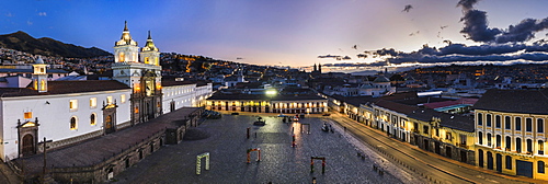 Plaza de San Francisco and Church and Convent of San Francisco at night, Old City of Quito, UNESCO World Heritage Site, Ecuador, South America