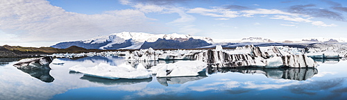 Jokulsarlon Glacier Lagoon, a glacial lake filled with icebergs in South East Iceland, Iceland, Polar Regions