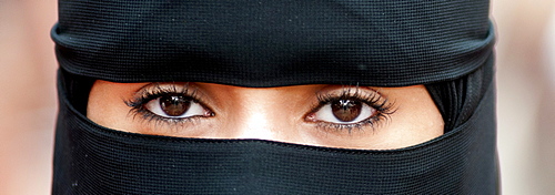 Muslim woman wearing a chador, Kuala Lumpur, Malaysia, Asia