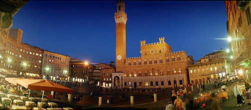 Piazza del Campo, town hall with Torre del Mangia at night, Siena, Tuscany, Italy