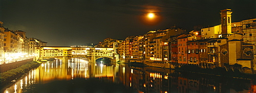 Ponte Vecchio and Arno, Firenze, Tuscany, Italy