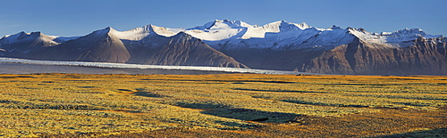 Breidamerkurjokull, outlet glacier of the larger glacier of Vatnajokull, Prestfell, Midfellstindur, Sudursveit, East Iceland, Iceland