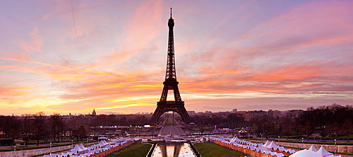 Eiffel Tower at sunrise, Paris, Ile de France, France, Europe