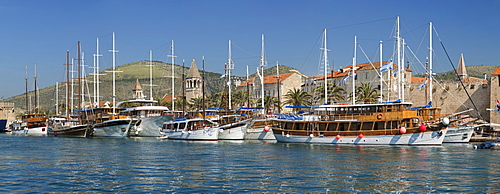 Sea Front Harbour in the Old Town (Stari Grad) of Trogir, UNESCO World Heritage Site, Dalmatia, Croatia, Europe